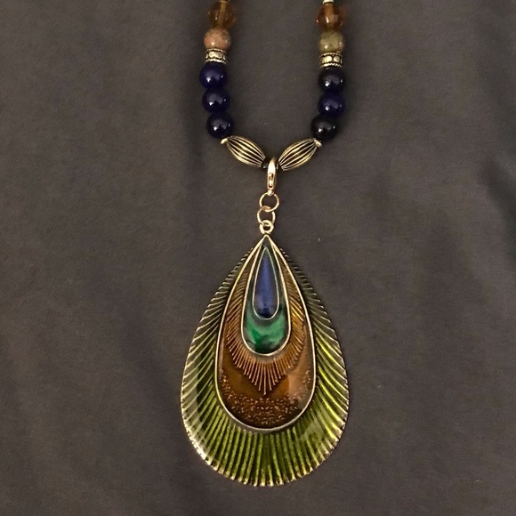 Color-burst Necklace with Jade - Picture 3 of 4